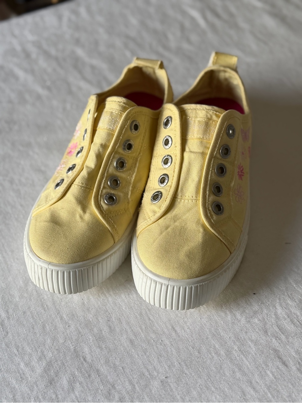 Yellow Blowfish Malibu Canvas Slip On Sneakers Flower/ Butterfly Graphic Size 4